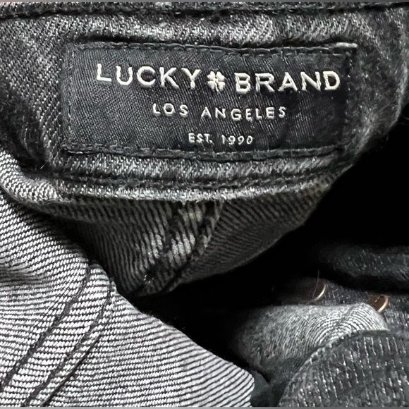 NWT Lucky Brand High Rise Drew Mom Jeans Distressed Casual Denim Cuffed Straight - Picture 13 of 16
